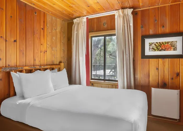 Kohl's Ranch Lodge *